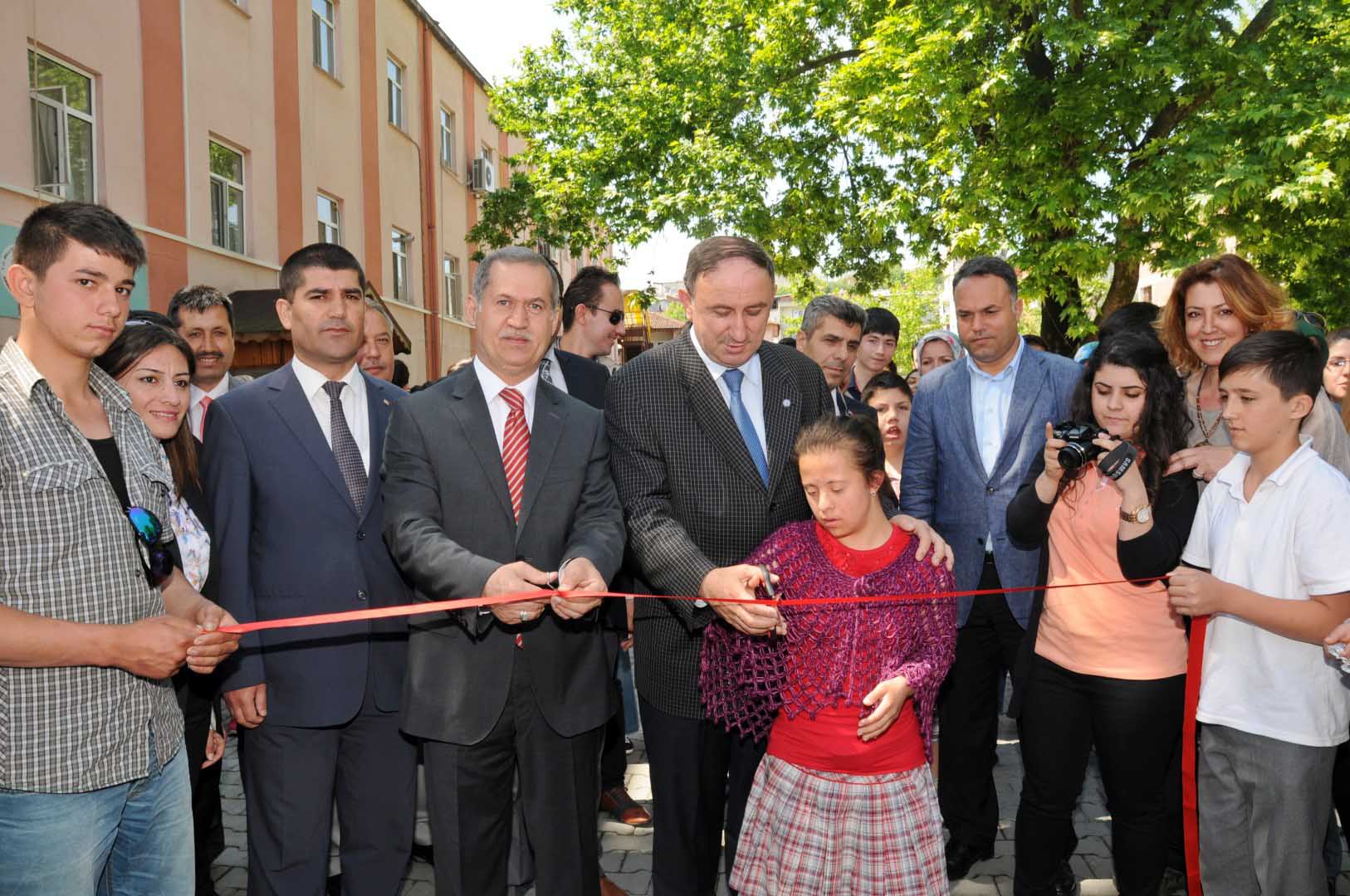 Engelli öğrencilerden muhteşem sergi