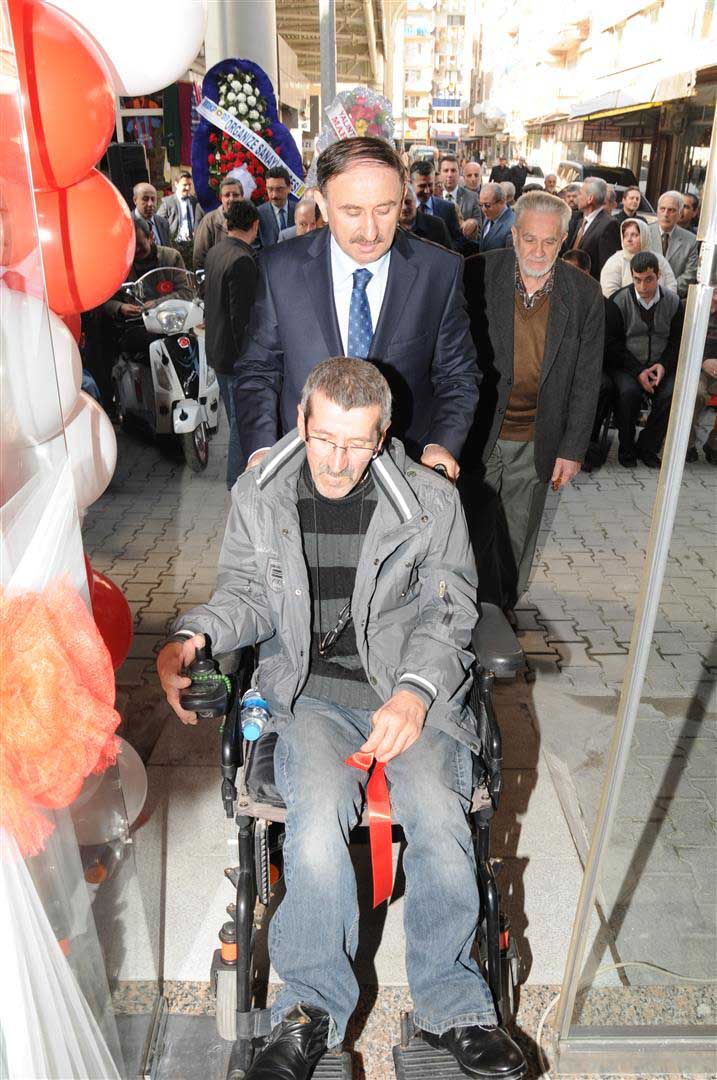 Engelli vatandaşlar, eğitim ve iletişim birimine kavuştu 
