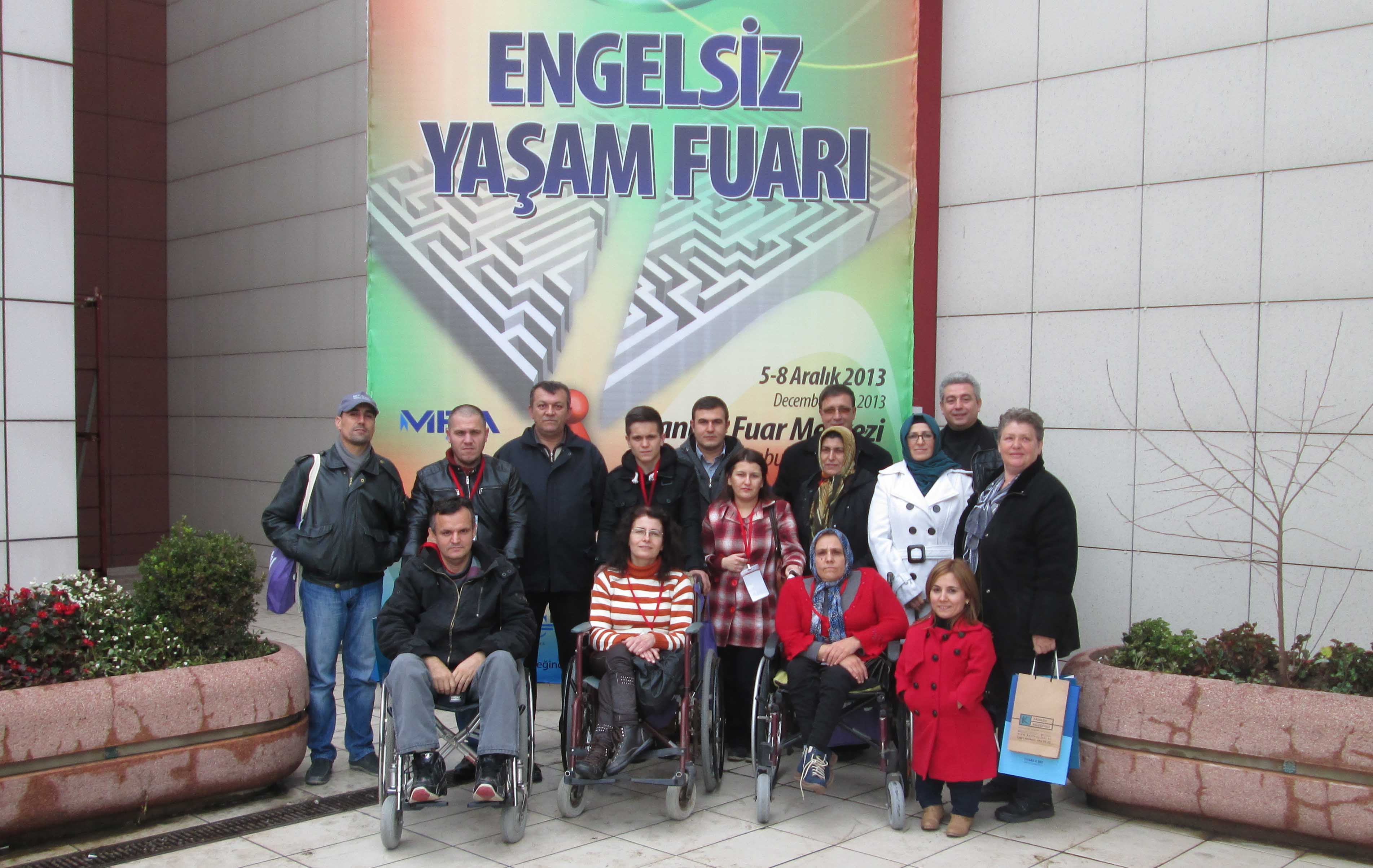 Engelliler,‘Engelsiz Yaşam Fuarı’nı gezdi 