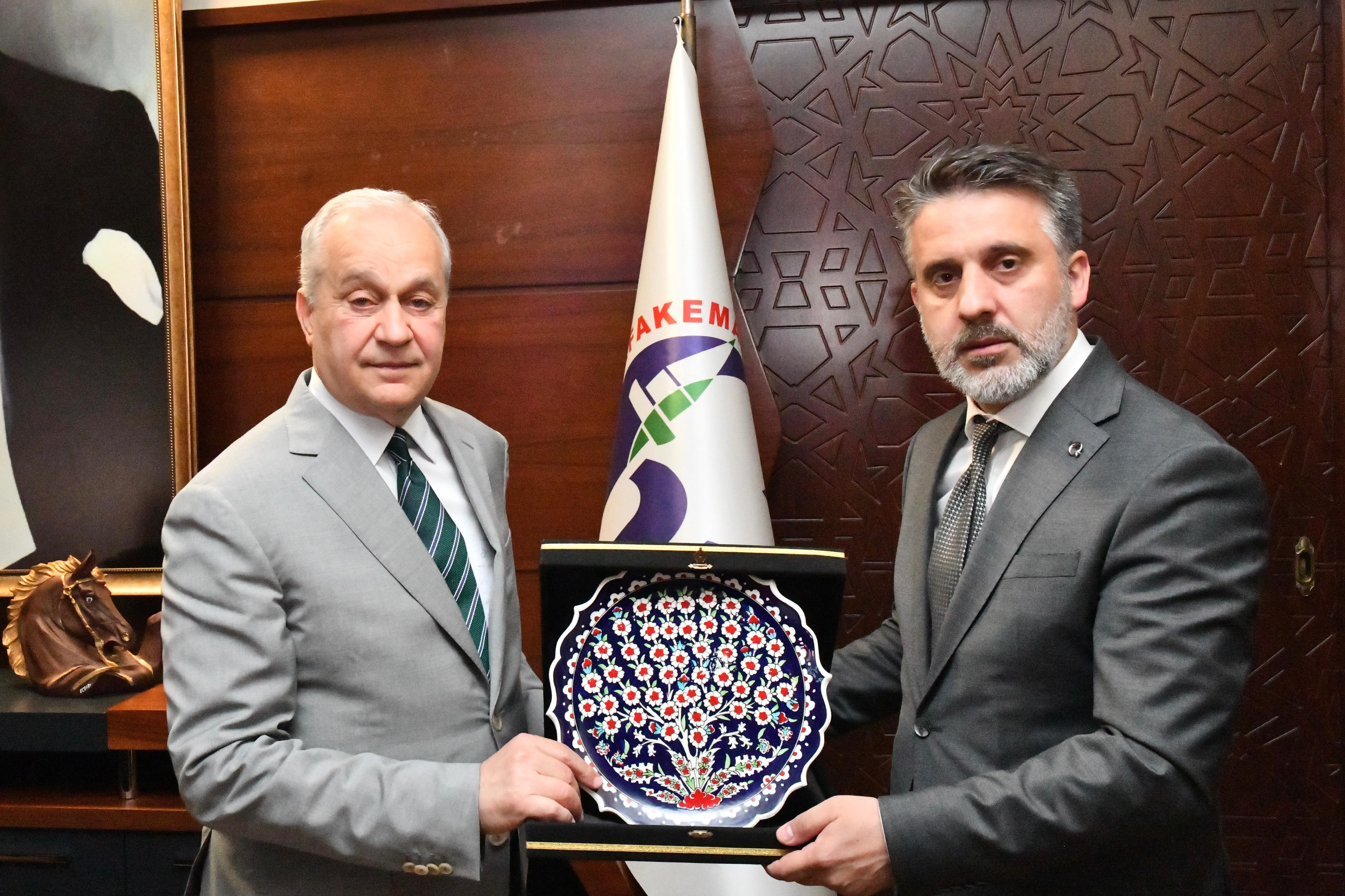 ERDEM BAŞLAYAN VE PLANLANAN YATIRIMLARIN TAMAMLANMASINI İSTEDİ