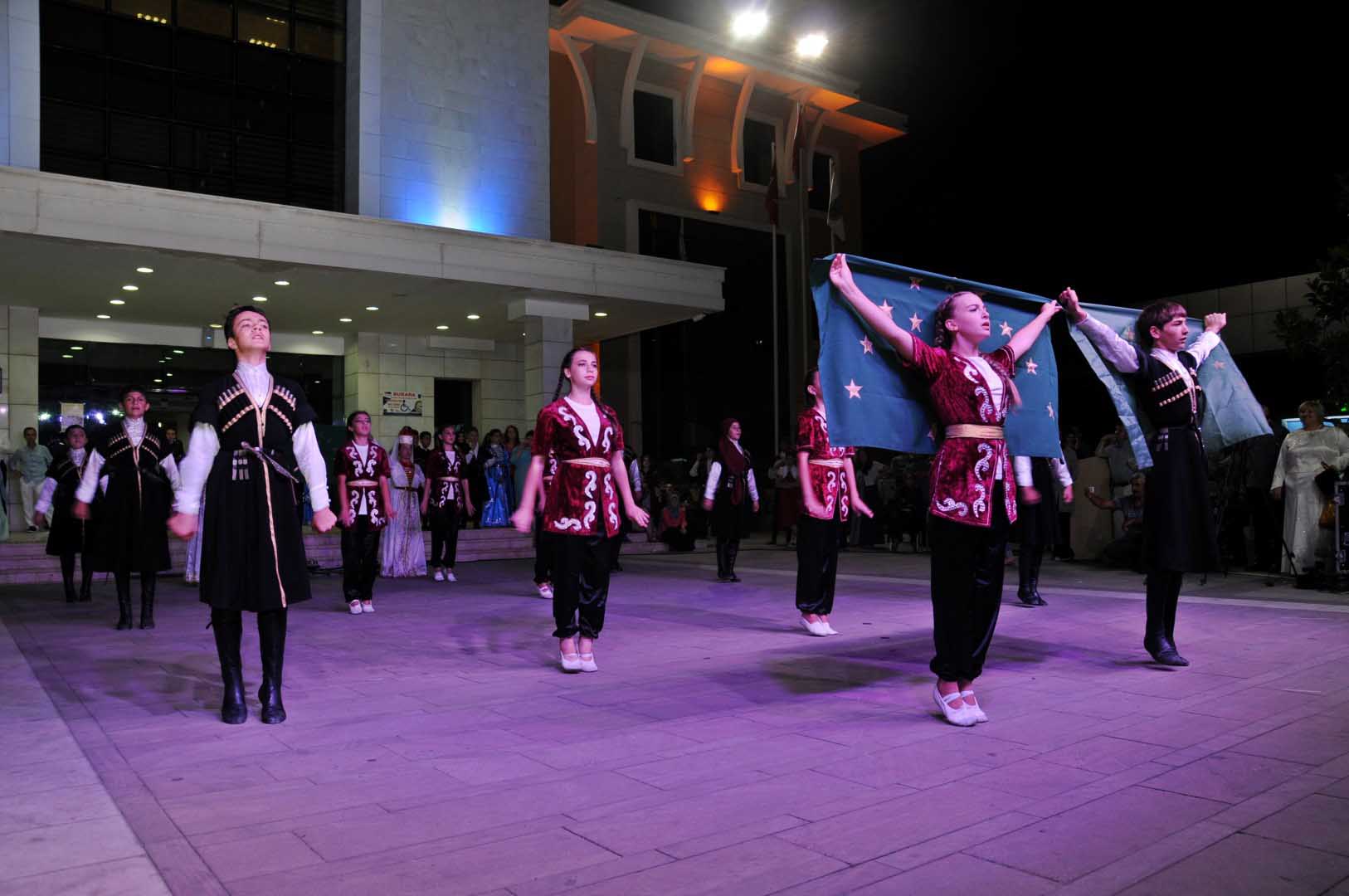 Kafkaslardan gençlik şöleni 
