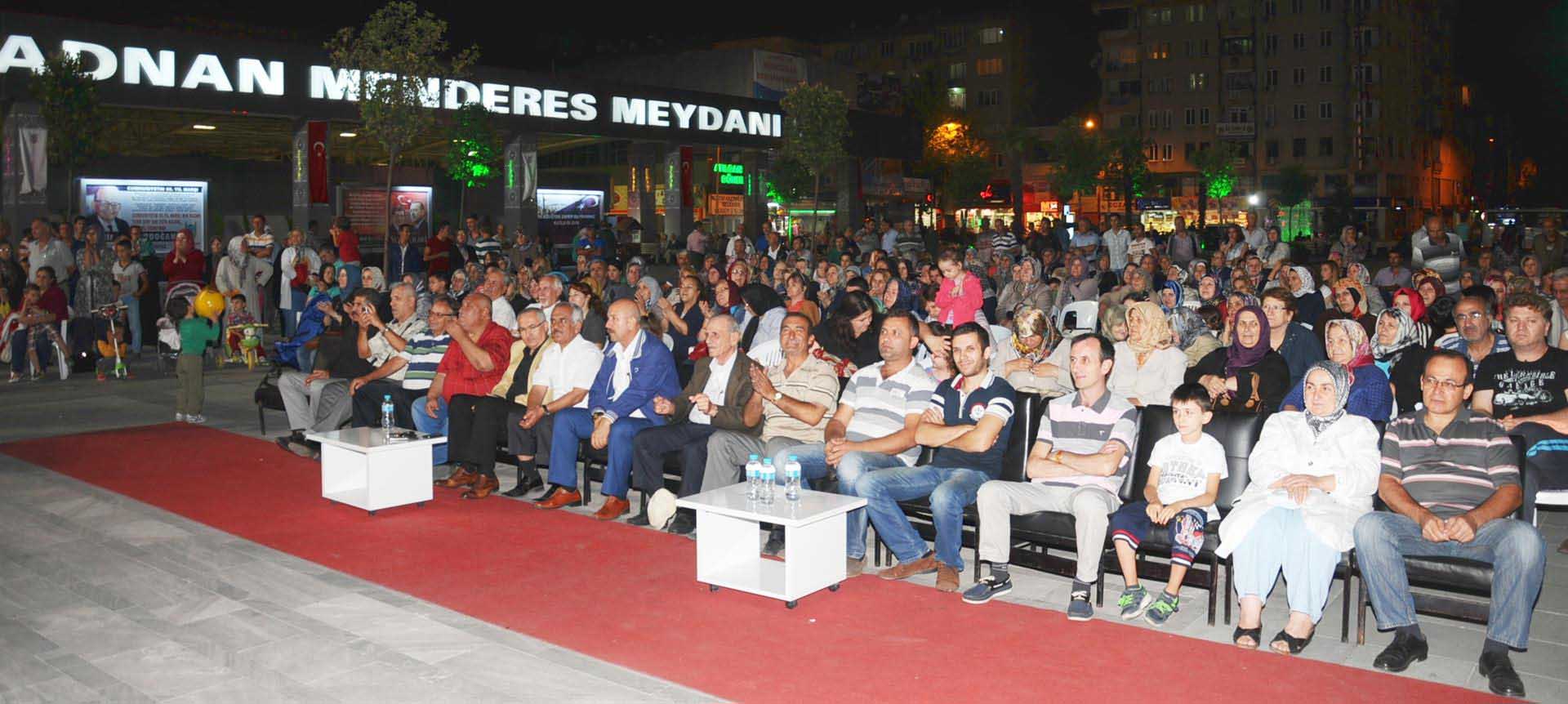 Kurtuluş Gecesi’nde renkli konser