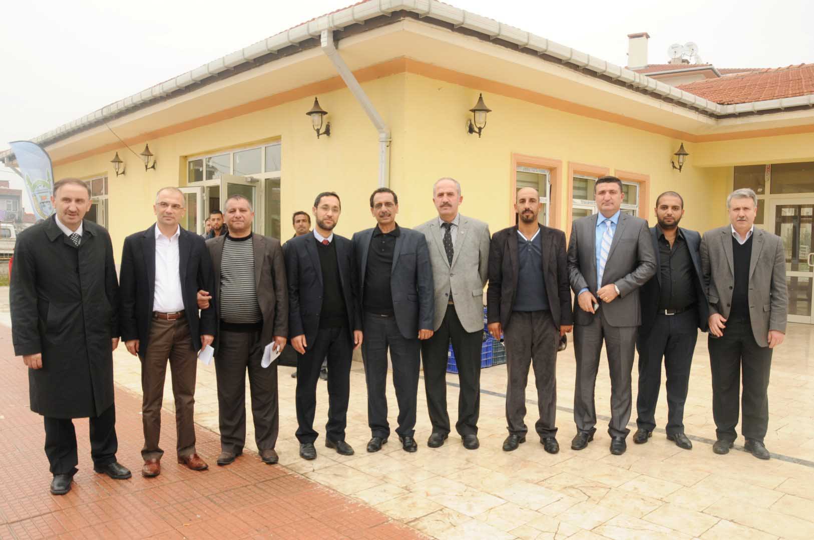 Mahallelerde aşure ikramı 