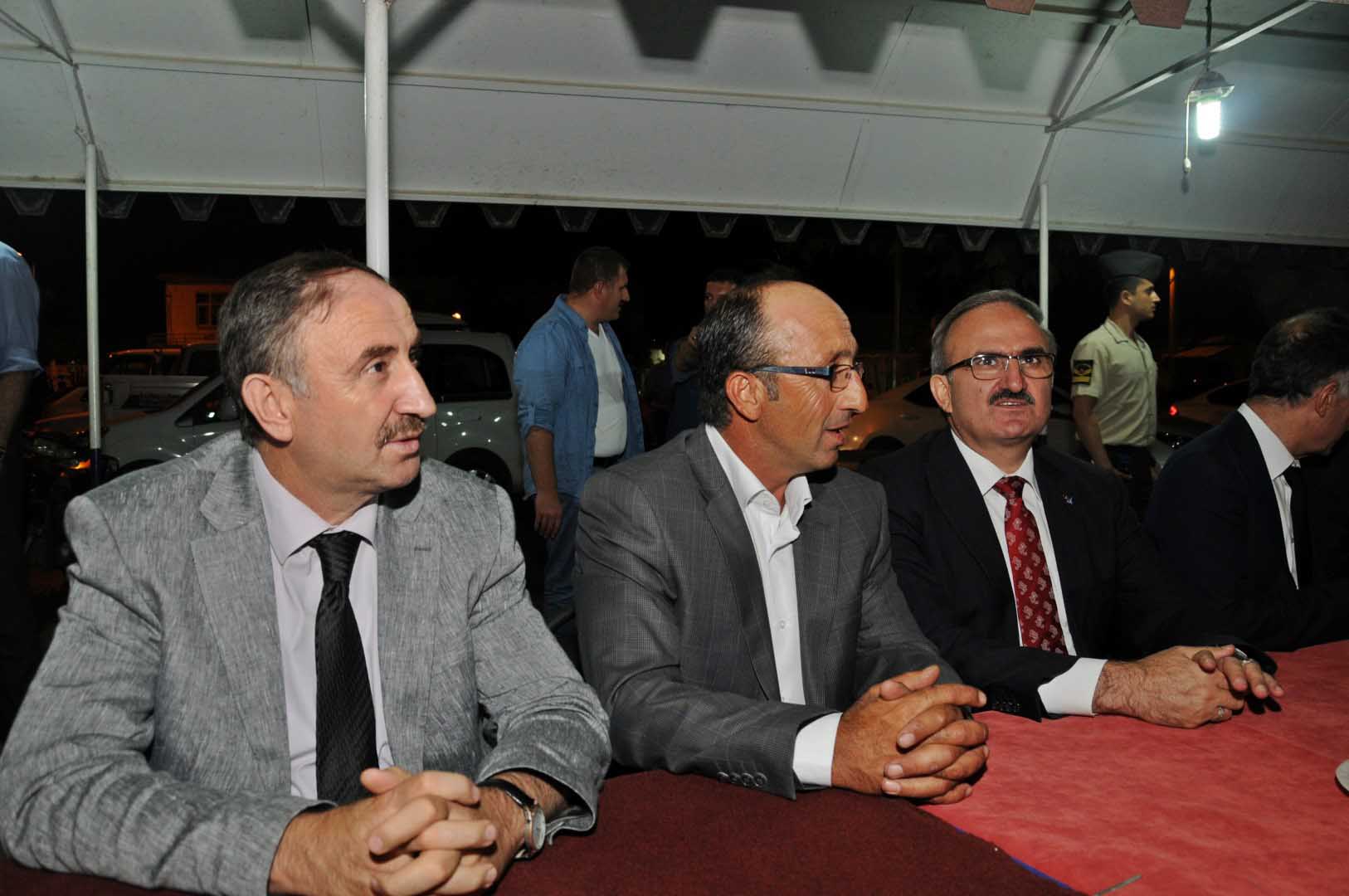 Mevsimlik işçilerle iftar 
