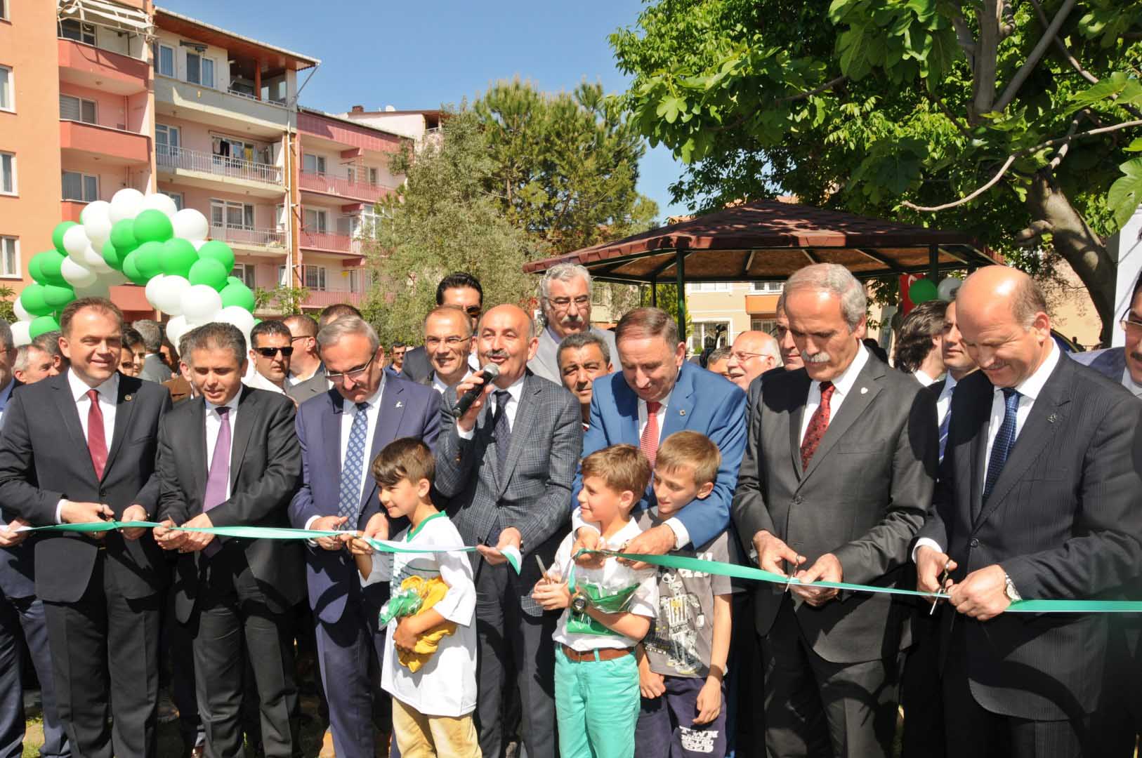 Mustafakemalpaşa'da hizmet yağmuru 