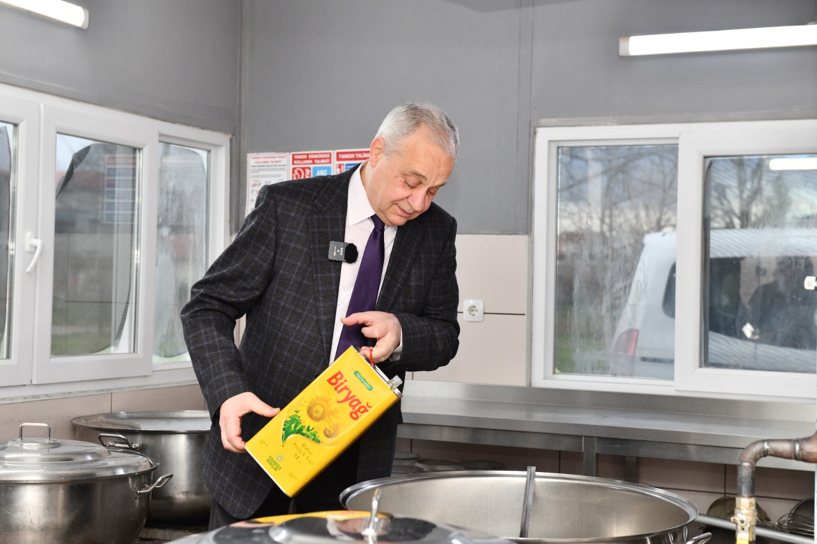 Mustafakemalpaşa’da Üretilen Ayçiçeği Aşevinde Umuda Dönüştü