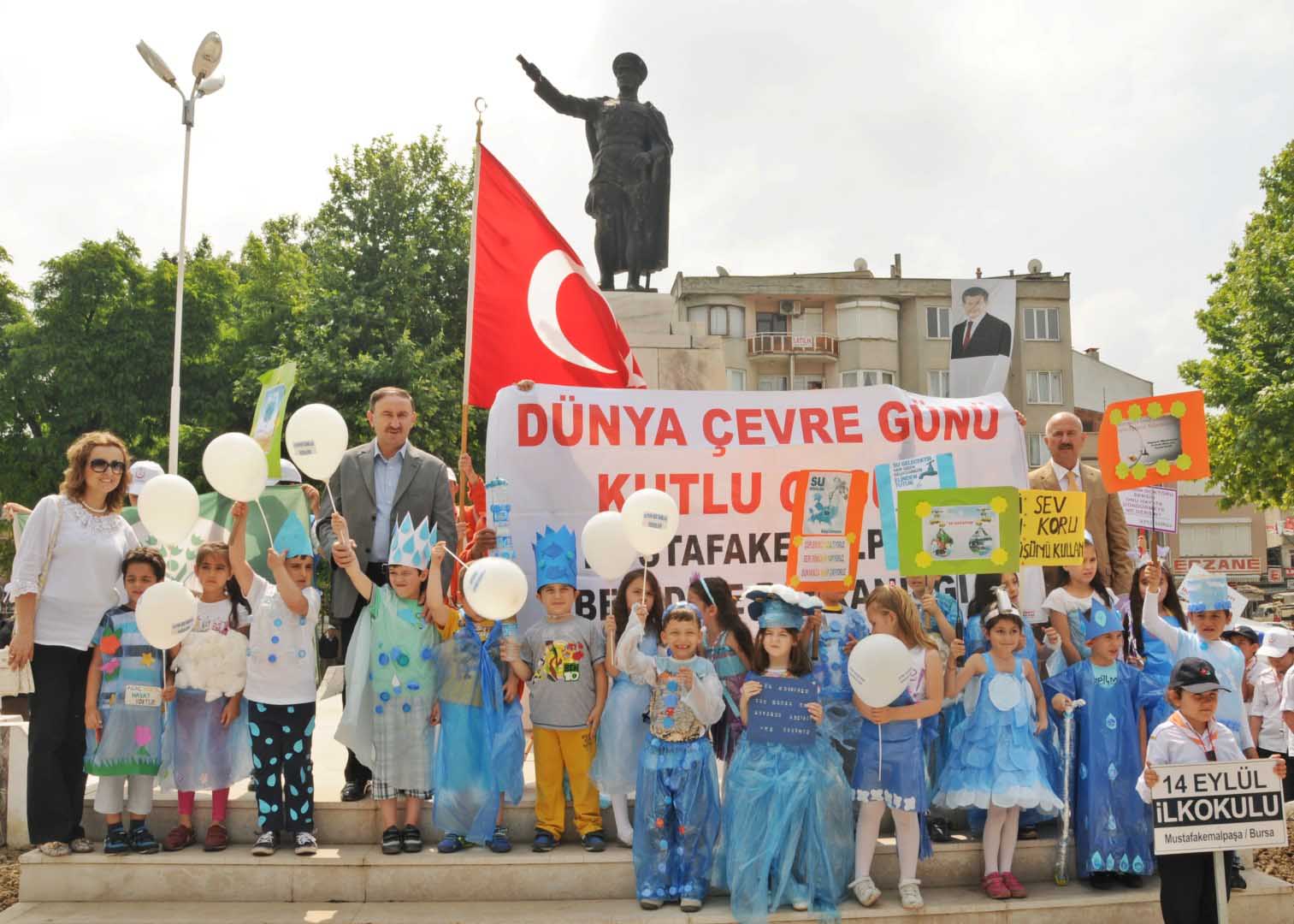 Öğrencilerden çevre mesajı