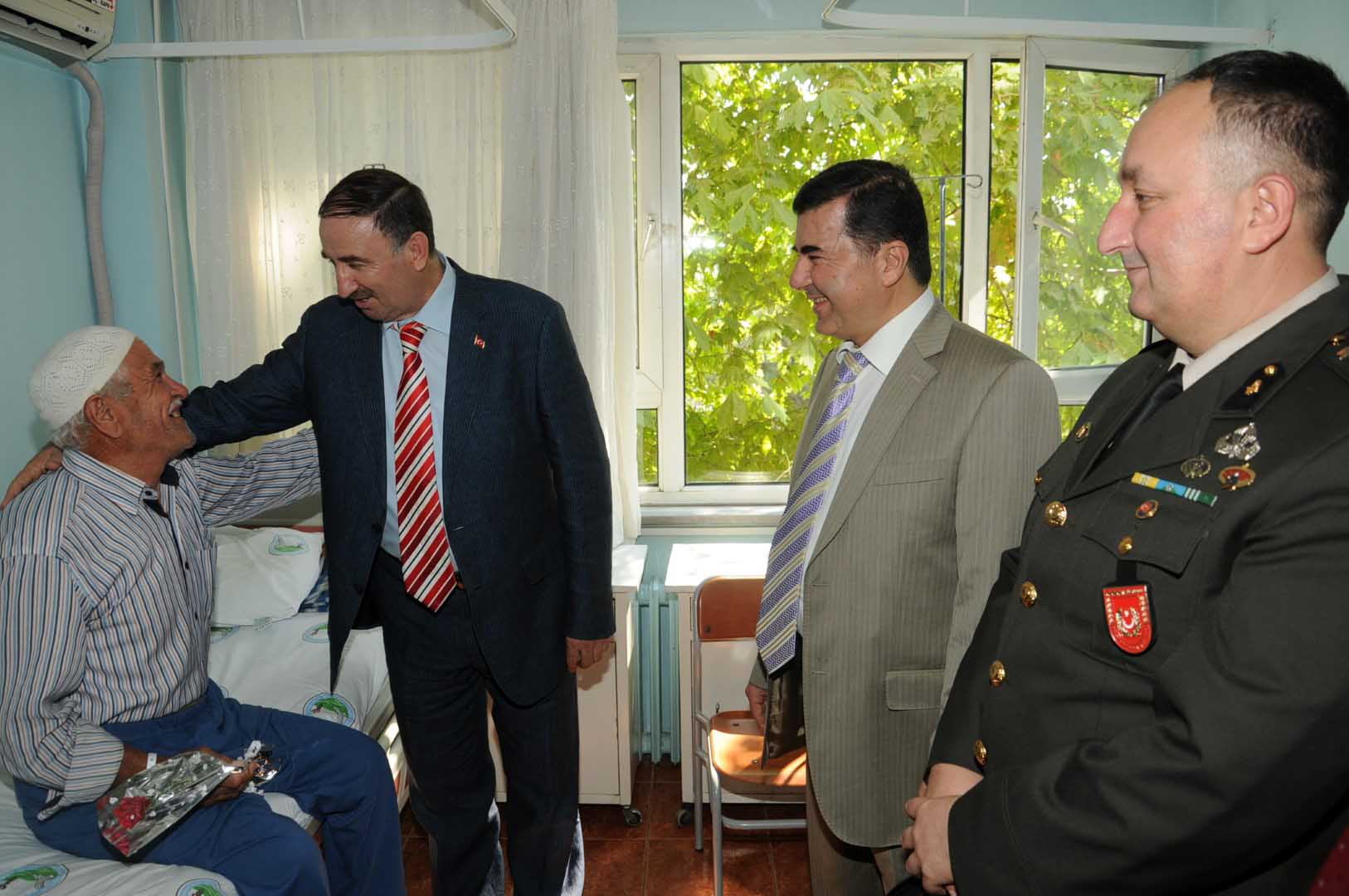 Protokol bayramlaşmasında dualar İslam coğrafyasına 