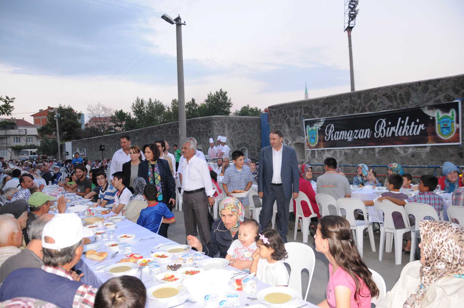 Sokak İftarları’nda Orta Mahalle buluşması 