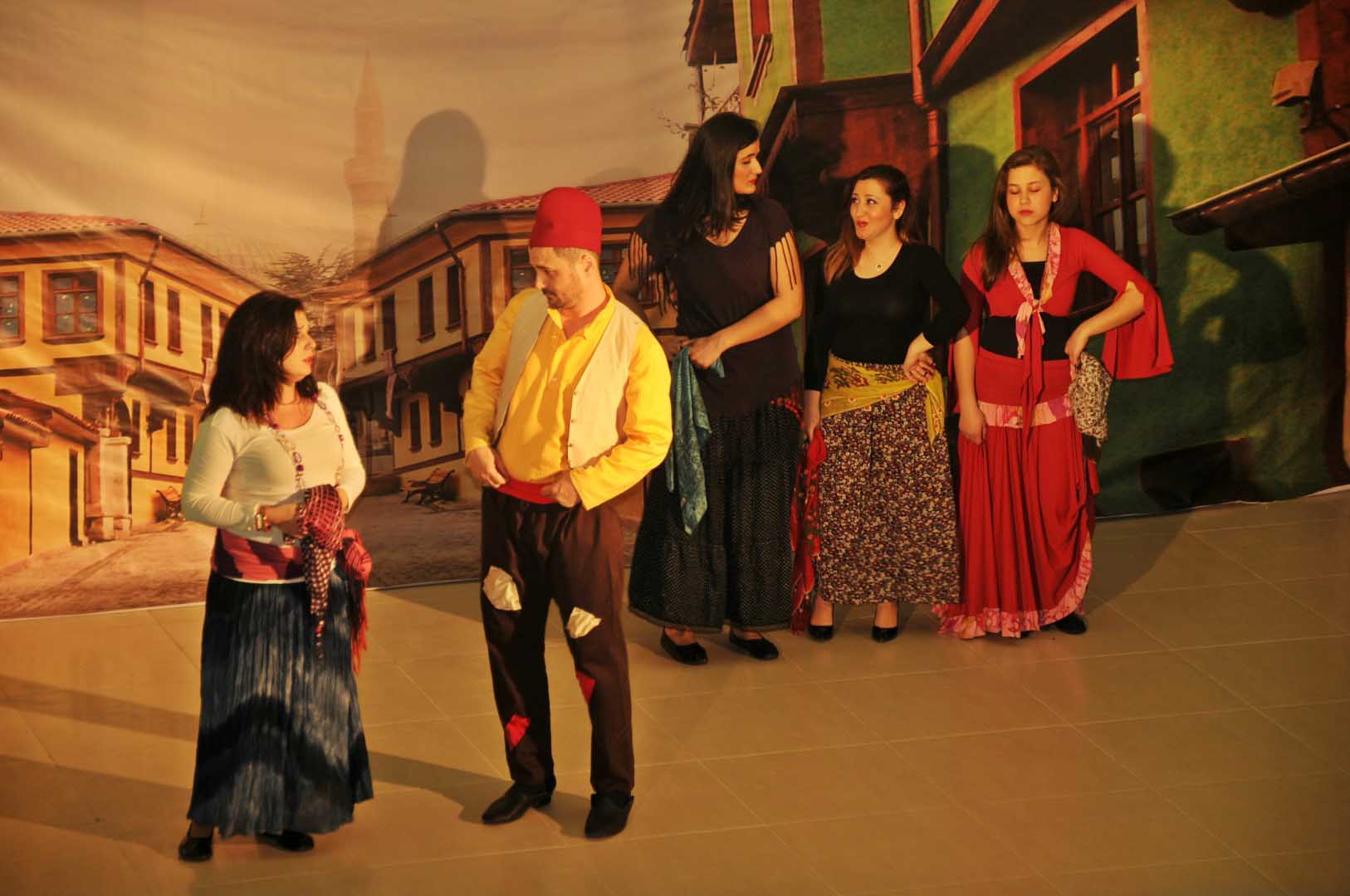 Tiyatrolar Günü ‘Kanlı Nigar’ ile şenlendi