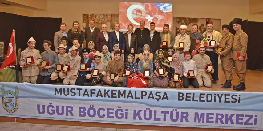 Uğur Böceği Tiyatrosu'ndan alkışlanan oyun 